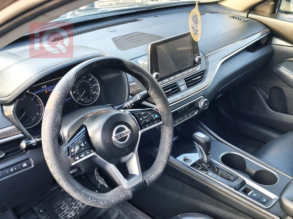 نیسان ئەلتیما